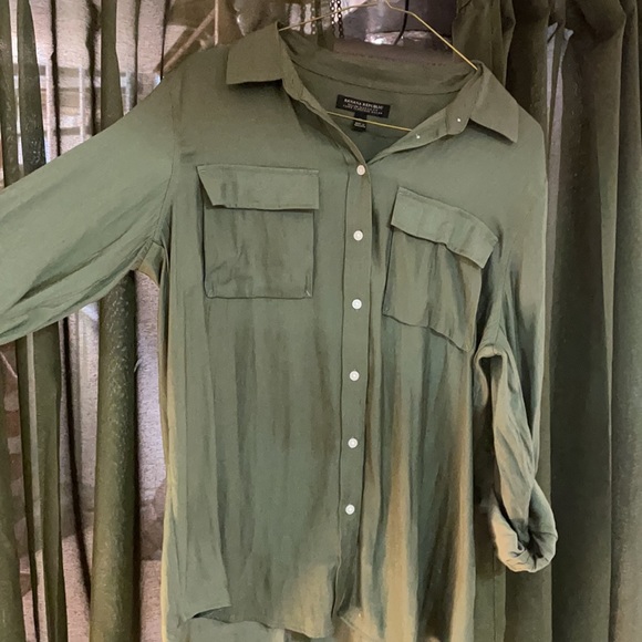 Hunter green button up shirt, silky never worn! - Picture 2 of 2